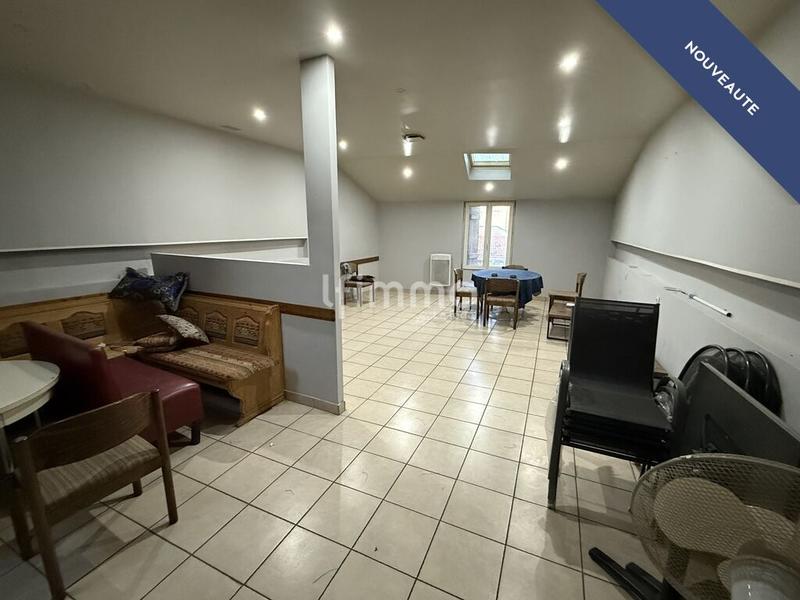 Maison - 300 m² - 9 pièces