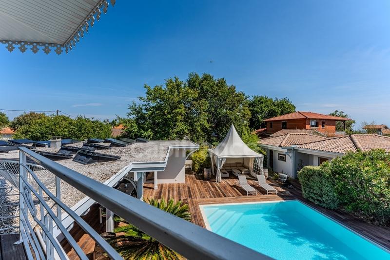 Maison d'architecte - 350 m² - 11 pièces