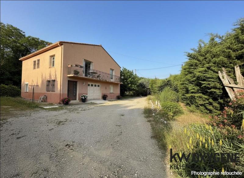 Propriété - 223 m² - 6 pièces