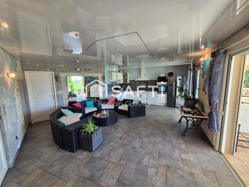 Maison - 365 m² - 8 pièces