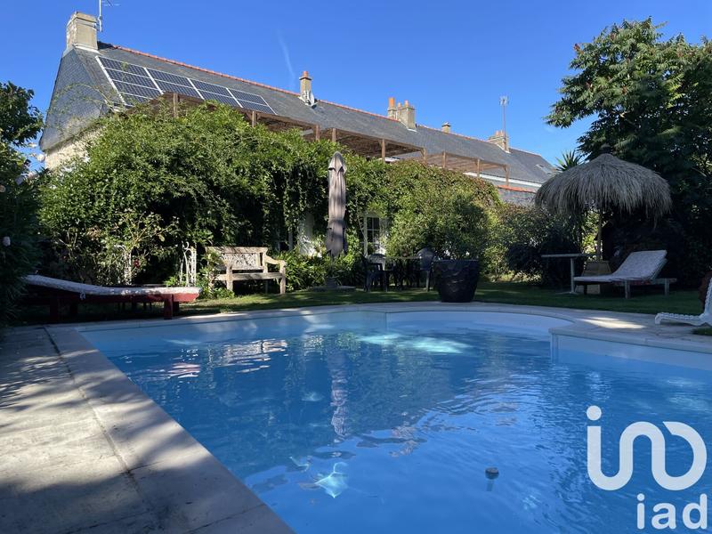 Maison - 275 m² - 11 pièces