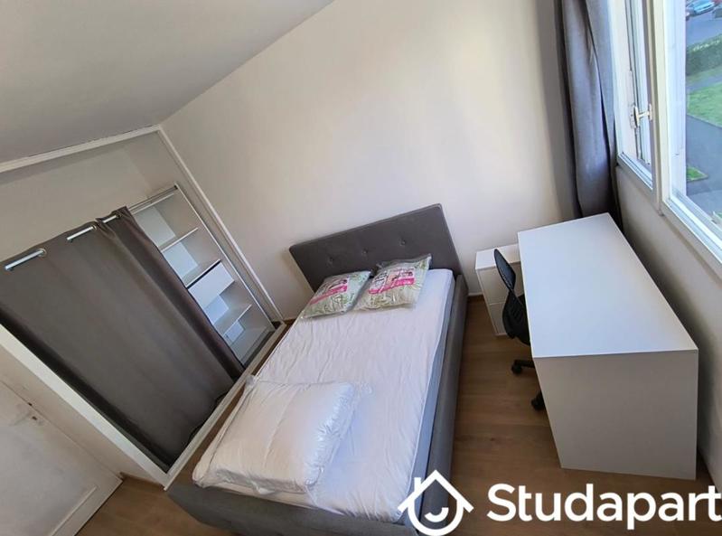 Chambre - 10 m² - 1 pièce