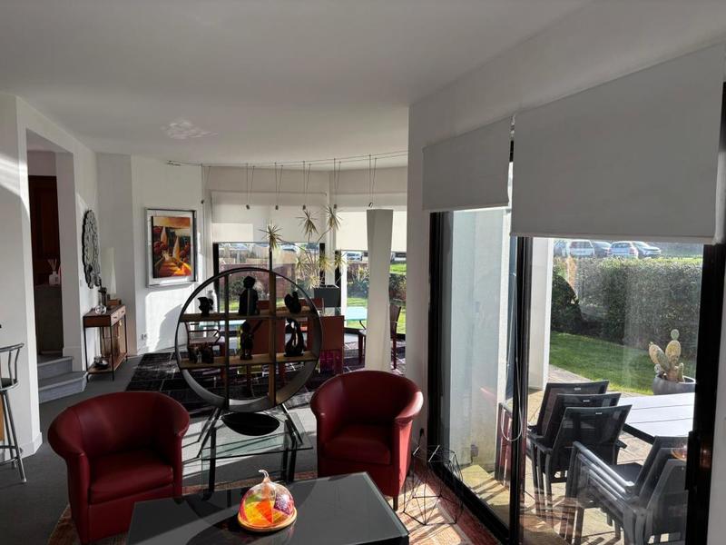 Maison - 280 m² - 6 pièces