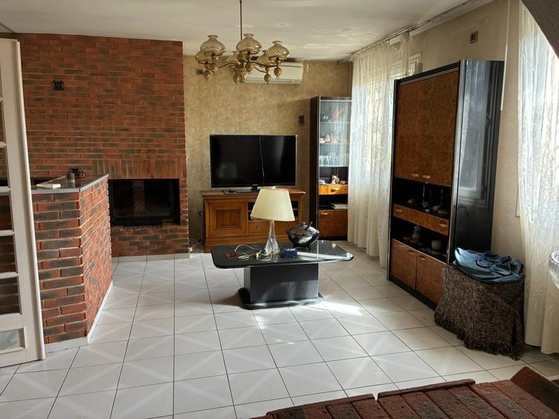 Maison - 210 m² - 10 pièces