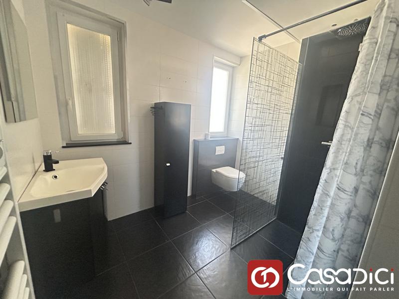 Maison - 92 m² - 5 pièces