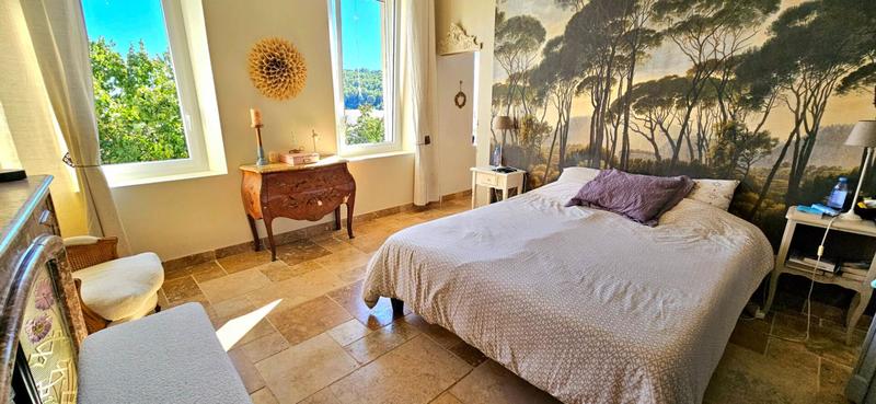 Maison - 378 m² - 7 pièces