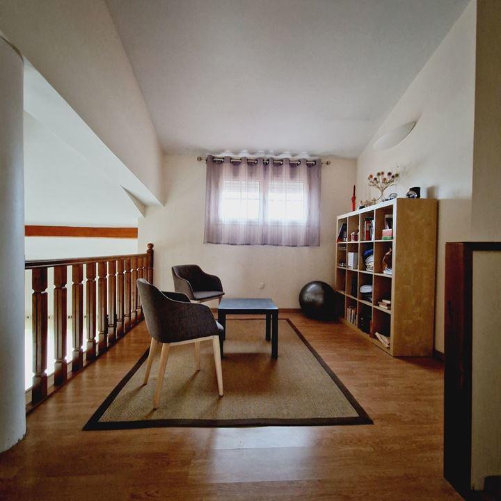 Maison traditionnelle - 230 m² - 6 pièces