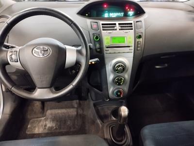 Toyota Yaris II 1.4 90 d-4d Luna Pack 5p