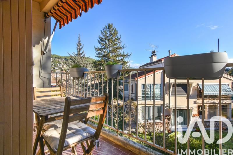 Appartement - 96 m² - 4 pièces