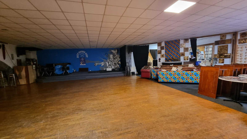 Local commercial - 417 m²