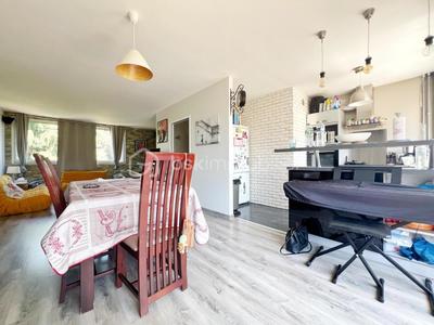 Appartement - 81 m² - 5 pièces