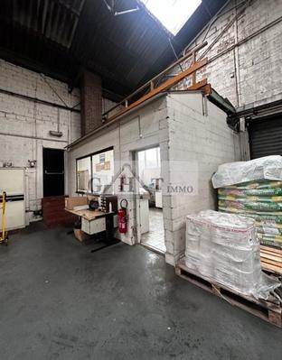Entrepôt - 1 100 m²