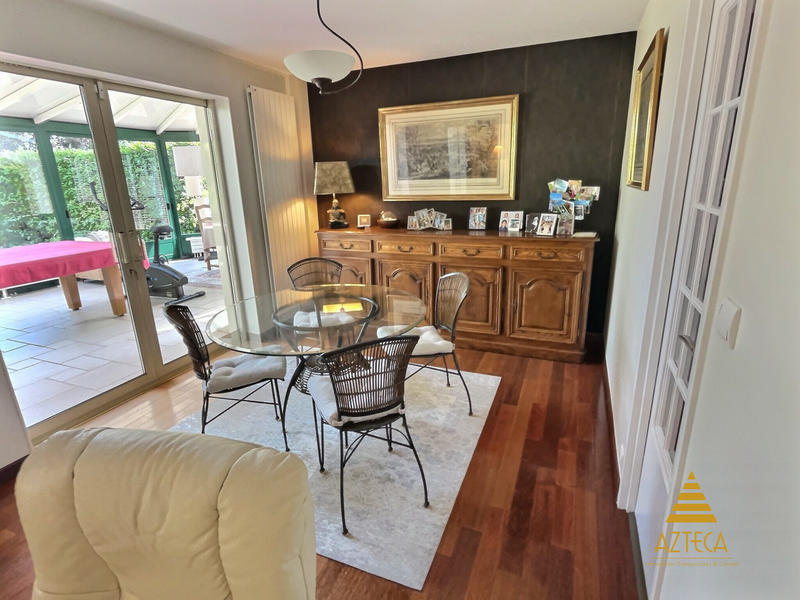 Maison - 195 m² - 9 pièces