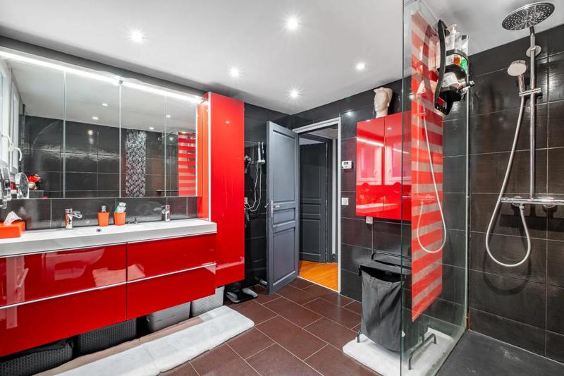 Villa - 169 m² - 6 pièces