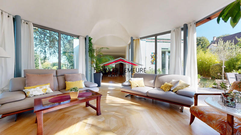 Maison - 186 m² - 8 pièces