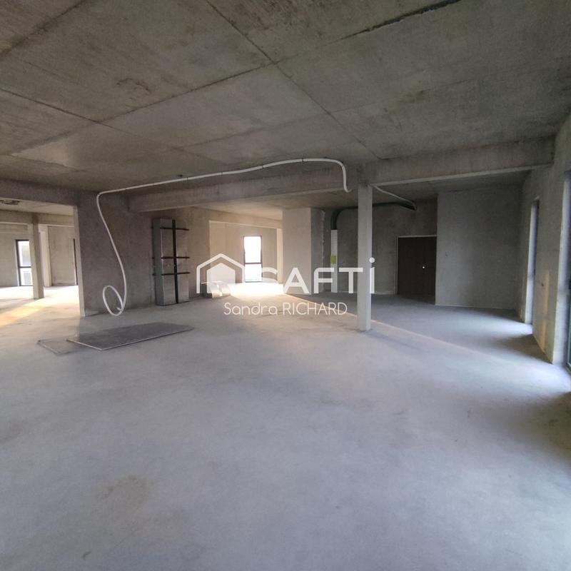 Bureau - 358 m² - 1 pièce