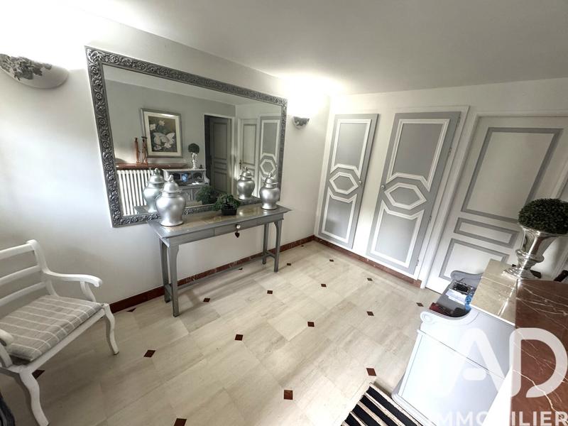 Maison - 180 m² - 5 pièces