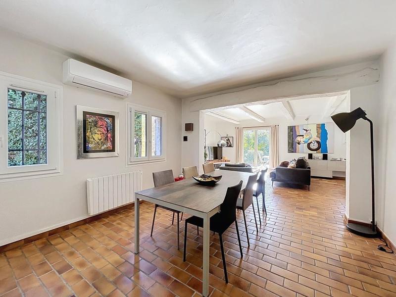 Villa - 180 m² - 5 pièces