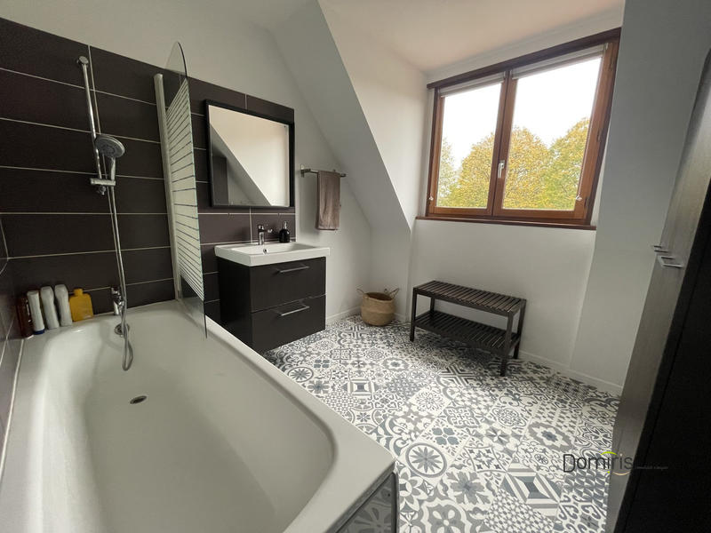 Maison - 95 m² - 5 pièces