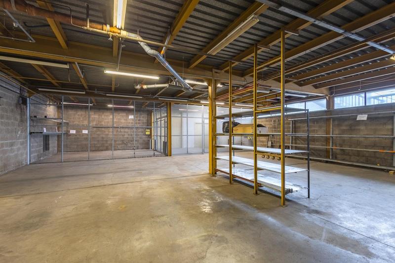 Local commercial - 3 178 m² - 10 pièces
