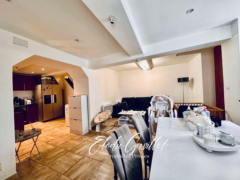 Maison - 95 m² - 5 pièces