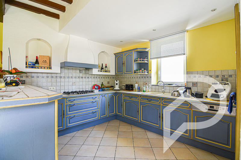 Maison - 187 m² - 11 pièces