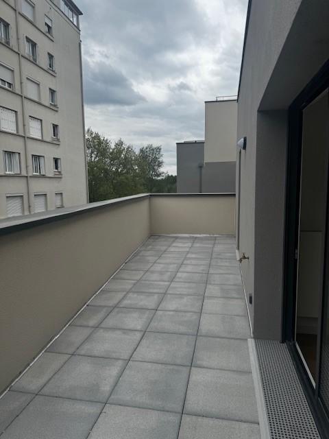 Appartement - 75 m² - 3 pièces