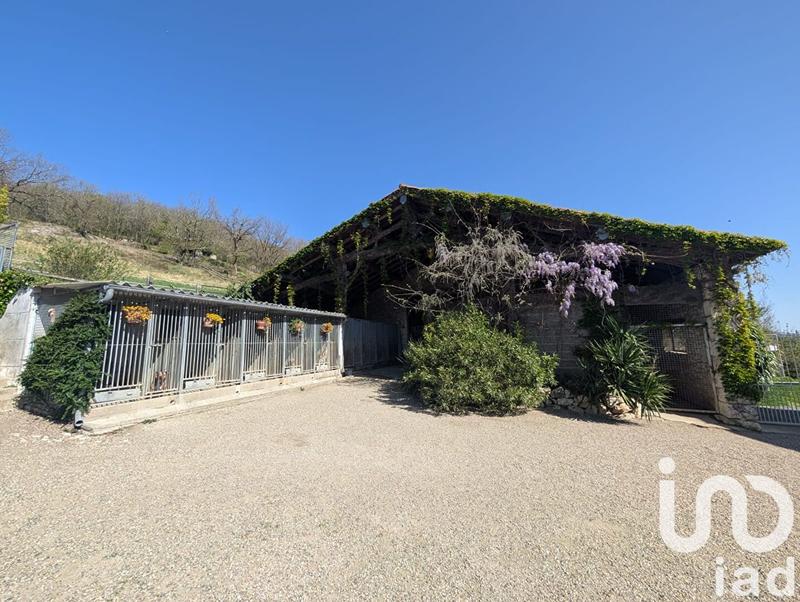 Maison - 220 m² - 6 pièces