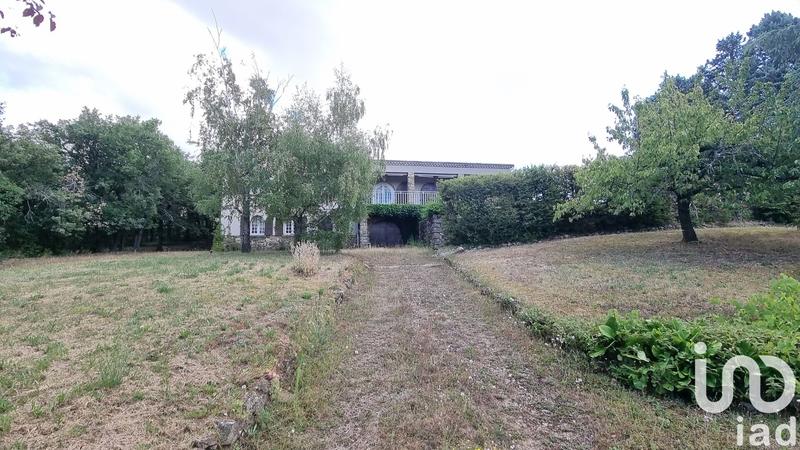 Maison - 216 m² - 11 pièces