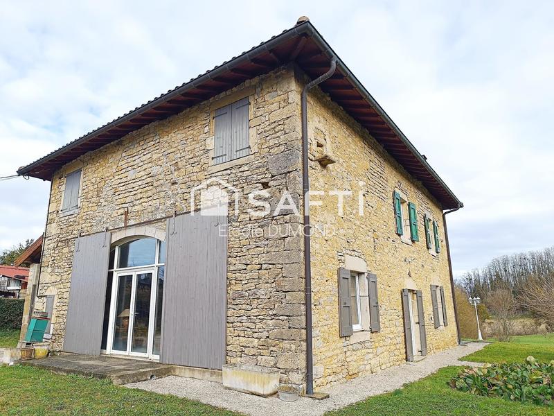 Maison - 250 m² - 8 pièces