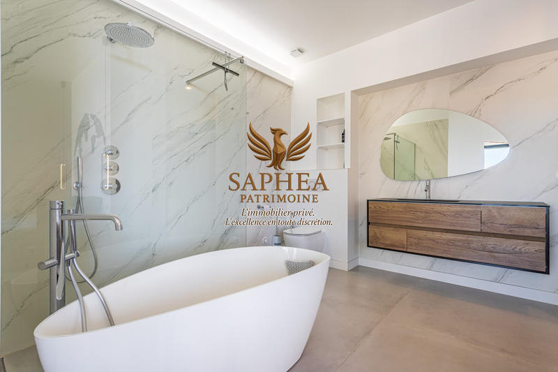 Appartement - 140 m² - 5 pièces