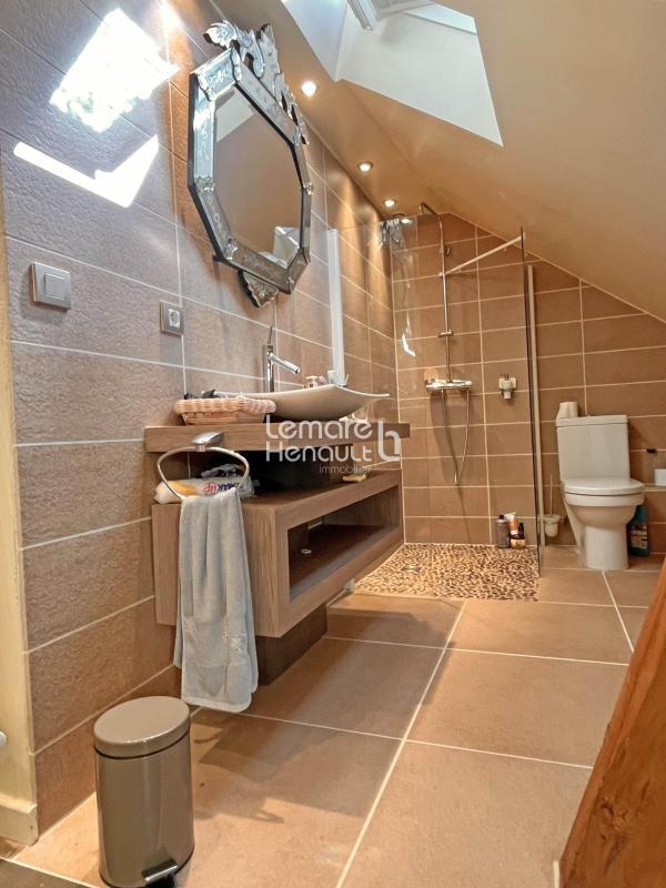 Propriété - 210 m² - 8 pièces