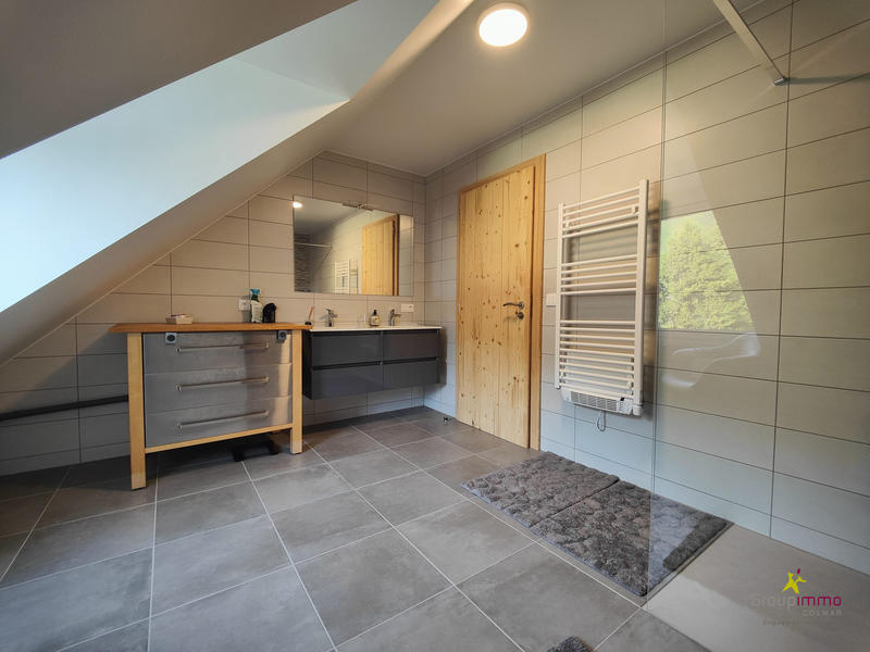 Appartement - 95 m² - 4 pièces