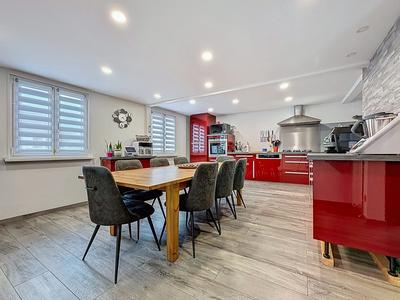 Maison - 98 m² - 5 pièces