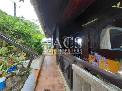 Maison - 180 m² - 5 pièces