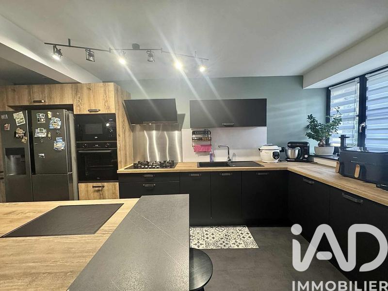 Maison - 223 m² - 7 pièces