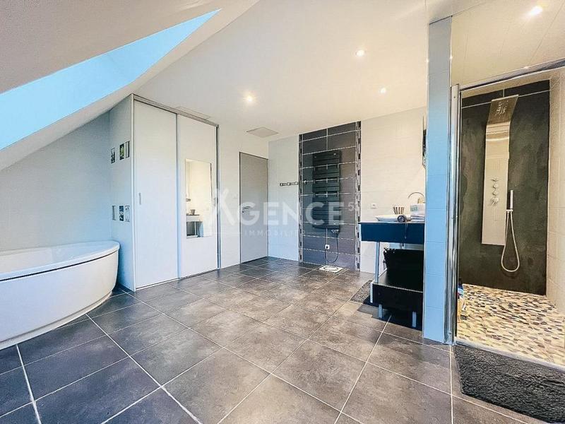 Maison - 155 m² - 6 pièces