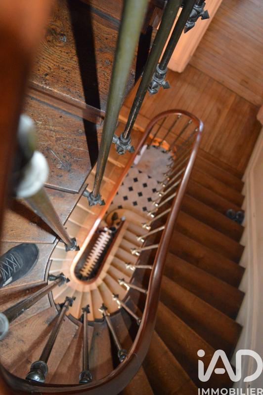 Maison - 390 m² - 12 pièces