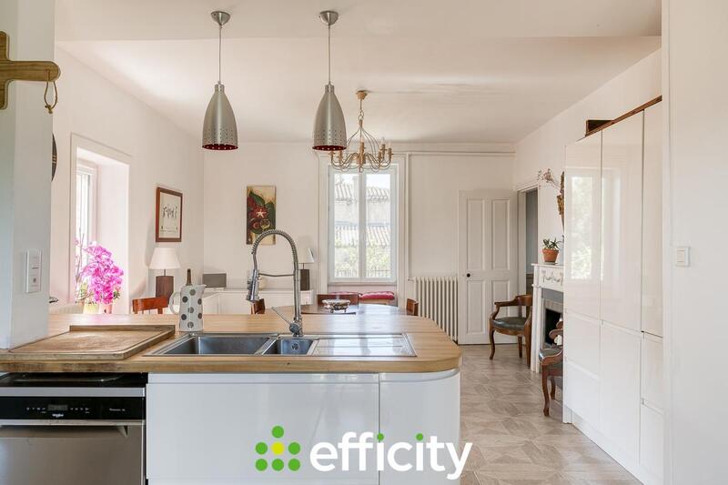 Demeure - 284 m² - 7 pièces