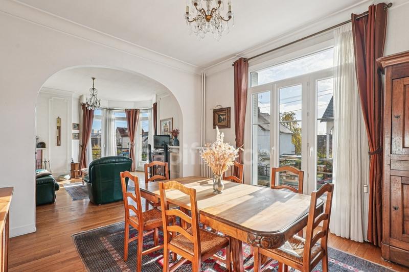 Maison - 188 m² - 9 pièces