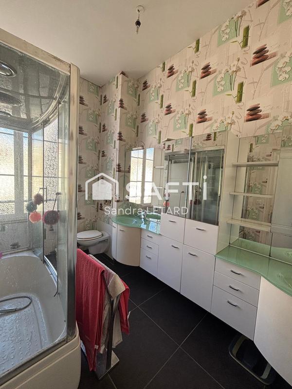 Maison - 221 m² - 9 pièces