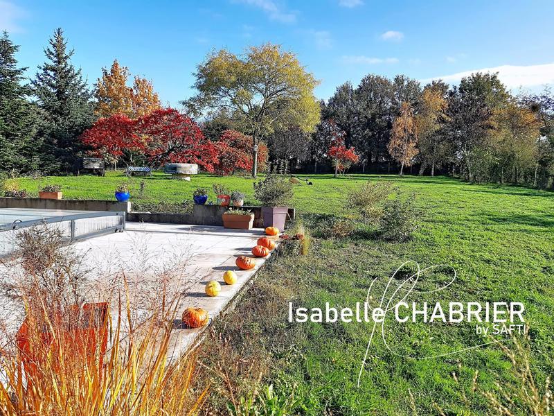 Maison - 250 m² - 9 pièces