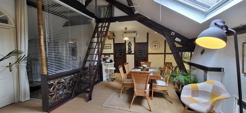 Maison - 200 m² - 8 pièces