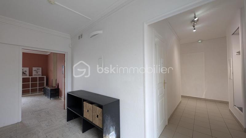 Demeure - 250 m² - 11 pièces