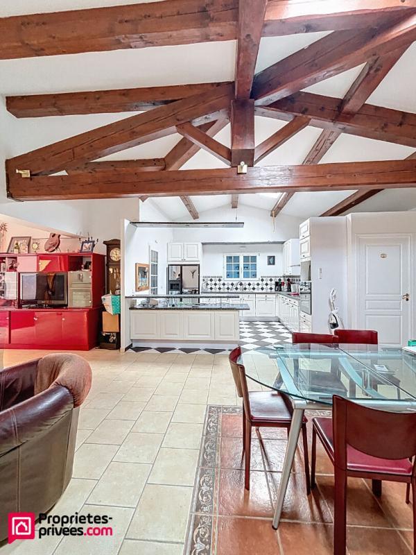 Villa - 220 m² - 7 pièces