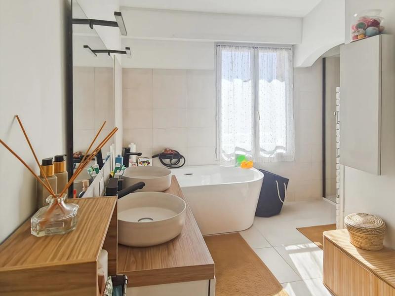 Maison - 148 m² - 5 pièces