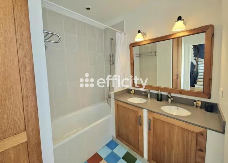 Maison - 170 m² - 6 pièces