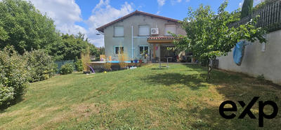Maison - 210 m² - 7 pièces