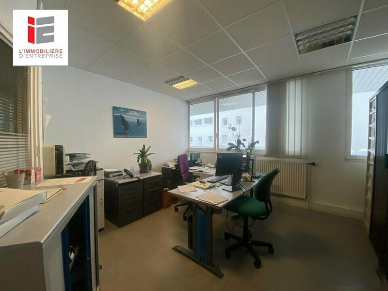 Bureau - 1 275 m²