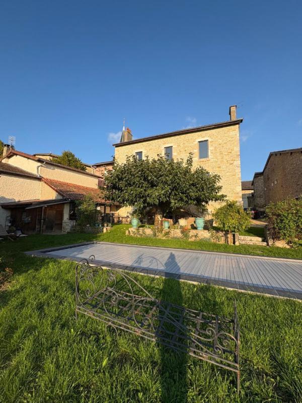 Maison - 225 m² - 6 pièces